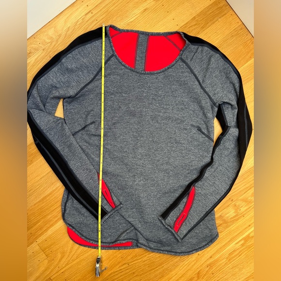 Lululemon Long-sleeved top, estimated size 12 - Picture 6 of 7